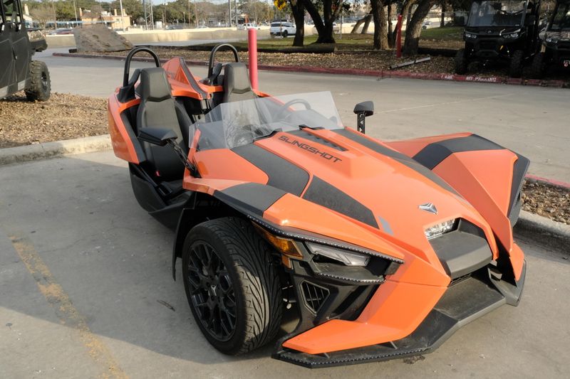 2024 Polaris SLINGSHOT SL AUTODRIVE VOLT ORANGEImage 10