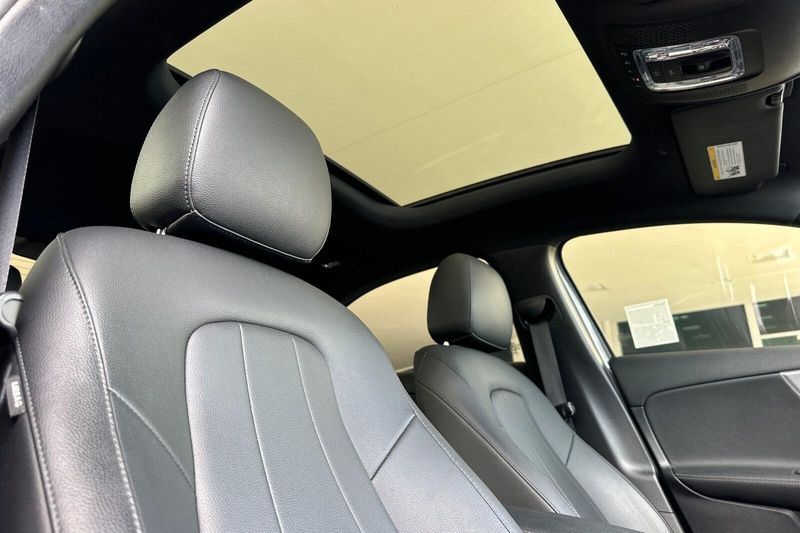 2021 Mercedes-Benz A-Class A 220Image 18