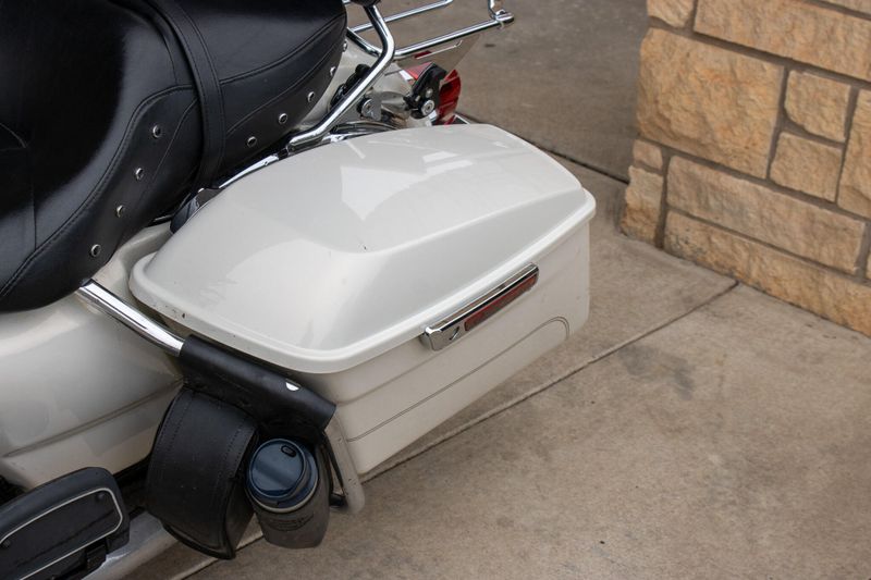 USED 2015 HARLEY ROAD KING BASE Image 10