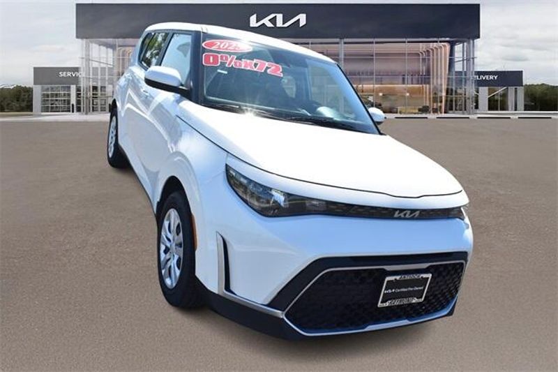 New 2025 Kia Soul LXImage 9