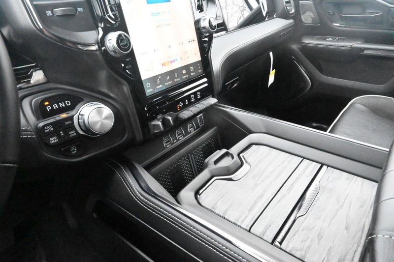 2025 RAM 1500 LimitedImage 29