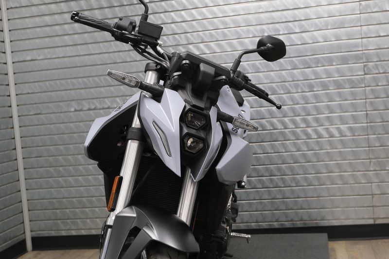 USED 2024 SUZUKI GSX-8S Image 9