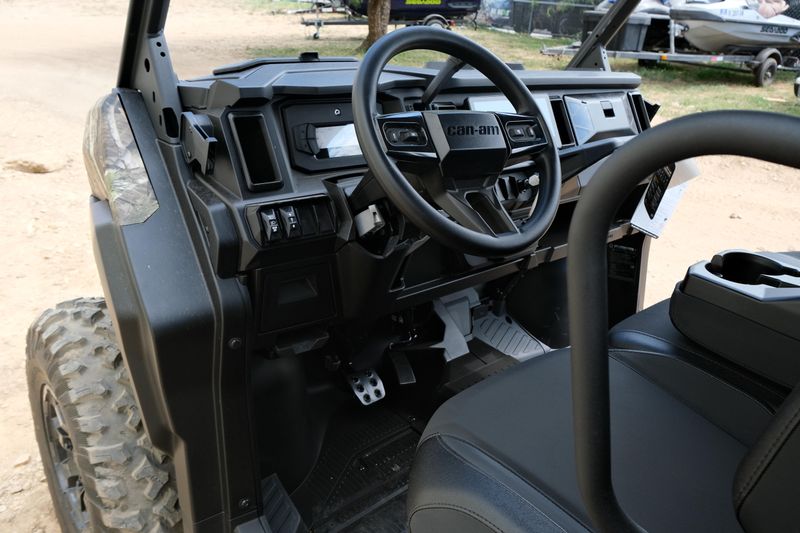 NEW 2026 CAN-AM DEFENDER MAX XT HD11 Image 18