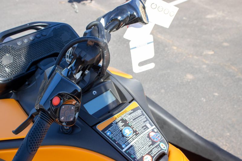 NEW 2026 SEADOO SPARK TRIXX FOR 3 90HP WITH SOUND SYSTEM Image 13