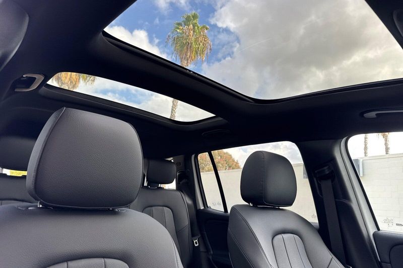 New 2026 Mercedes-Benz GLB 250Image 14