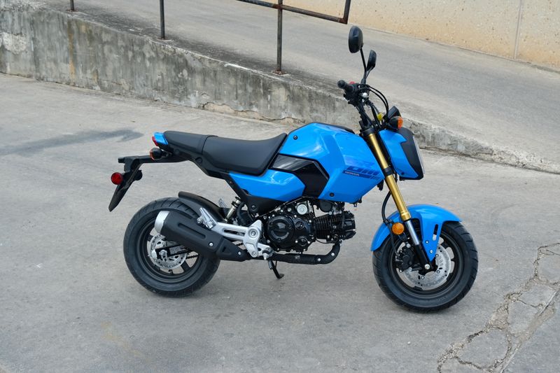 2025 Honda GROM CANDY BLUE Image 2