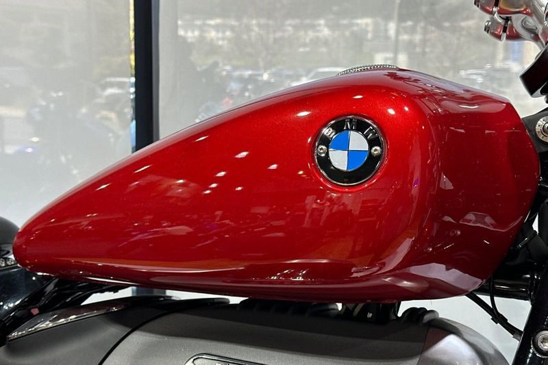 2022 BMW R 18 in a MARS RED METALLIC exterior color. BMW Motorcycles of Temecula – Southern California 951-395-0675 bmwmotorcyclesoftemecula.com 