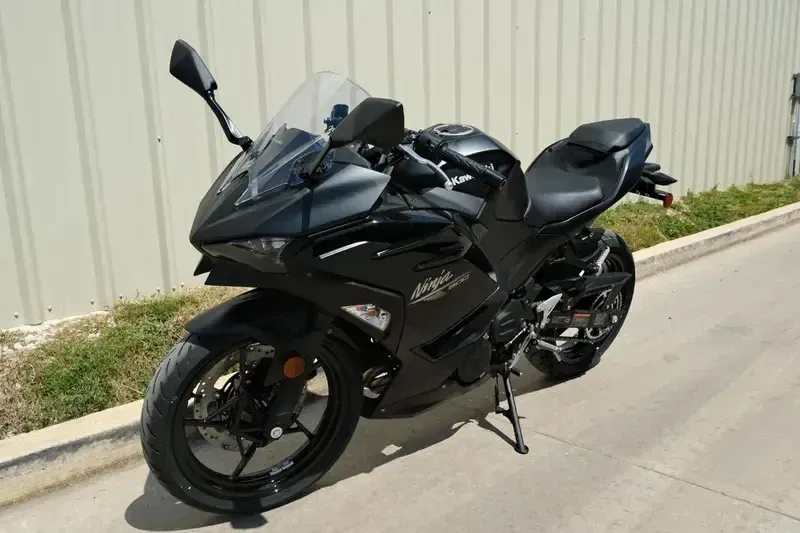 NEW 2026 KAWASAKI NINJA 500 ABS Image 3