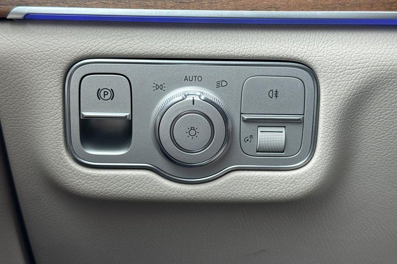 Used 2025 Mercedes-Benz GLS 450Image 34