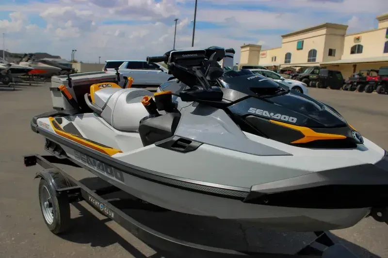 2025 SEADOO FISHPRO TROPHY 170 WITH SOUND SYSTEM IDF SHARK GREY AND ORANGE CRUSH Image 1