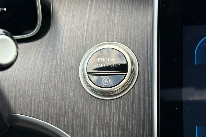 New 2026 Mercedes-Benz C-Class C 300Image 18