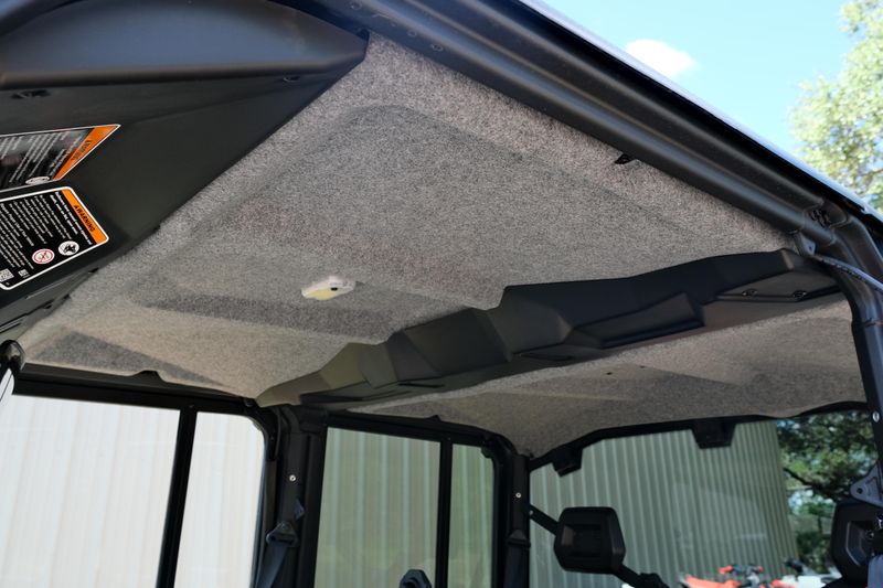 2025 Can-Am DEFENDER MAX LIMITED CAB HD10 DESERT TAN AND STEALTH BLACK Image 35