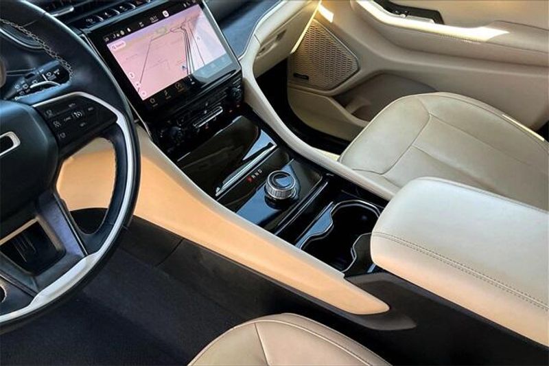 2021 Jeep Grand Cherokee L LimitedImage 17
