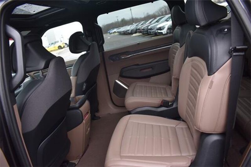 2024 Kia EV9 LandImage 21