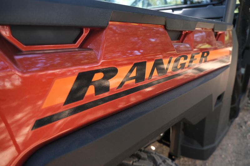 2025 Polaris RANGER CREW XP 1000 PREMIUM ORANGE RUSTImage 14