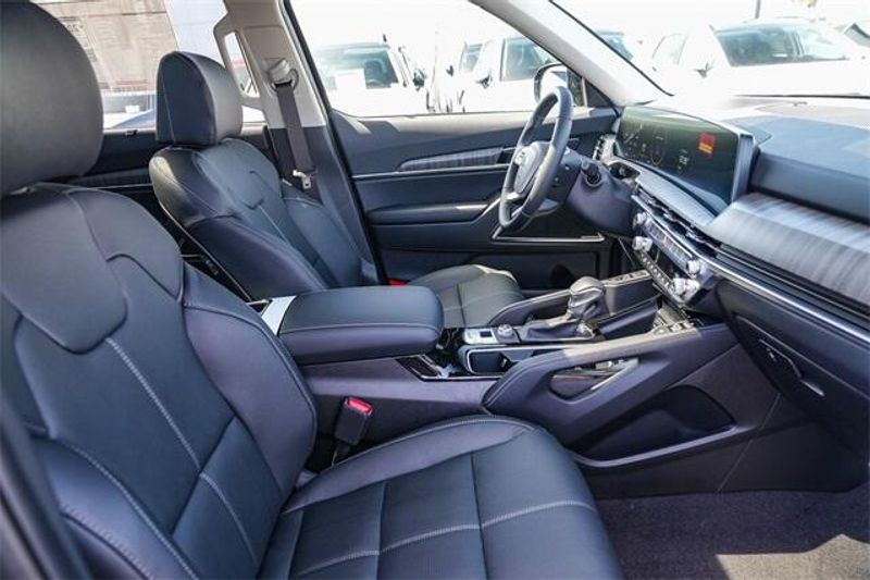 2025 Kia Telluride SXImage 9