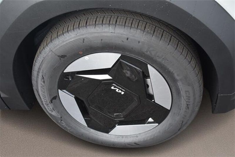 New 2026 Kia EV9 Light Long RangeImage 11