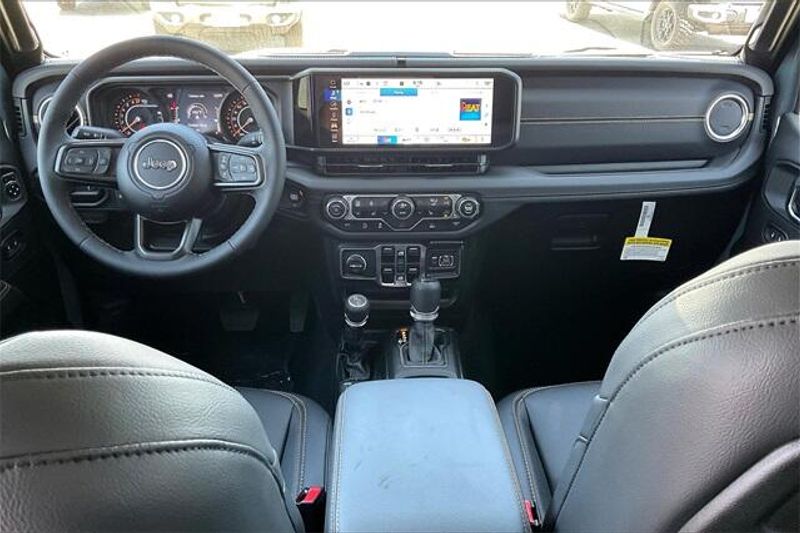 2025 Jeep Gladiator High Tide 4x4Image 4