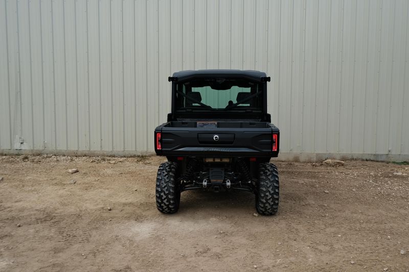 NEW 2026 CAN-AM DEFENDER MAX XT CAB HD11 WITH 1025 INCH TOUCHSCREEN Image 4