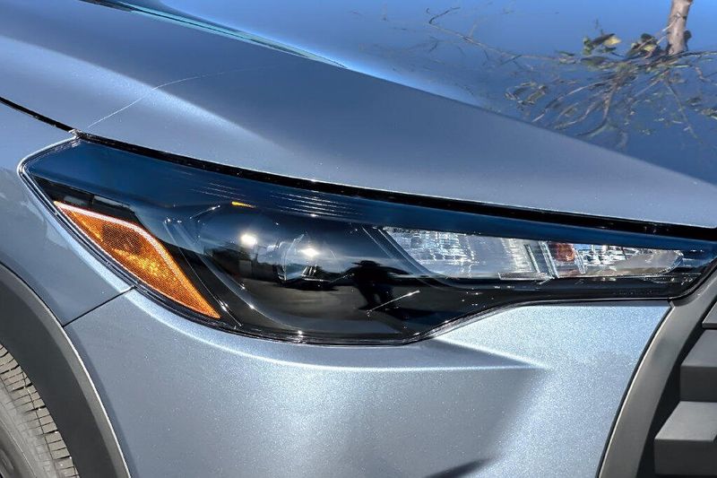 New 2026 Toyota Corolla Cross LImage 29