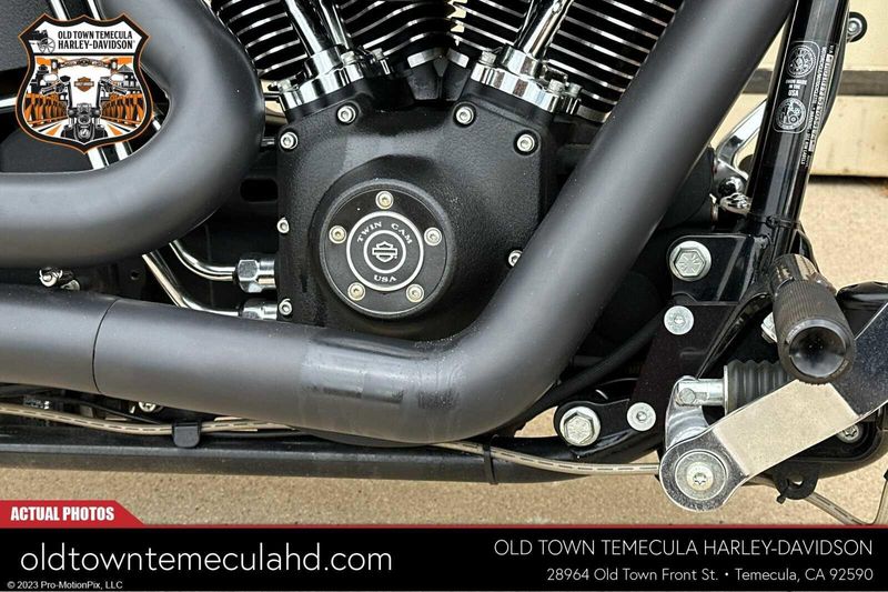 2001 Harley-Davidson FXSTB   in a VIVID BLACK exterior color. BMW Motorcycles of Temecula – Southern California (951) 506-6903 bmwmotorcyclesoftemecula.com 