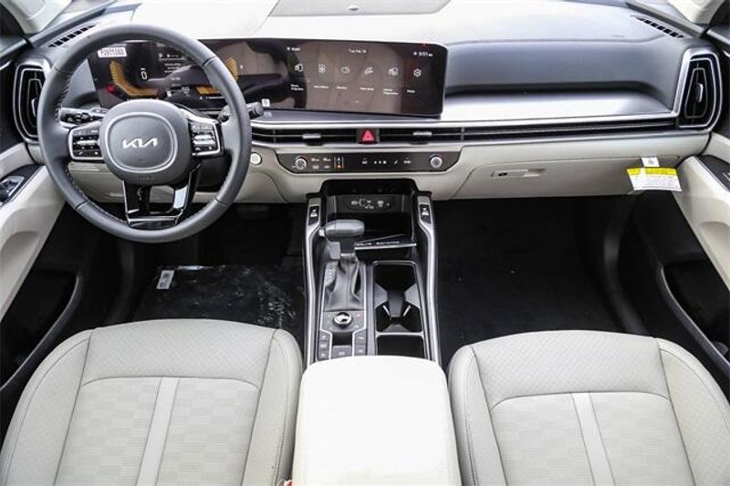2025 Kia Sorento EXImage 5