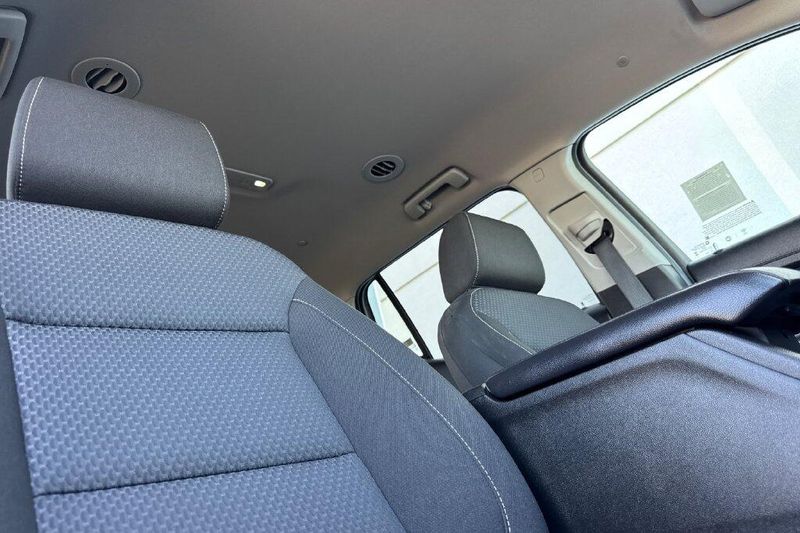 Used 2023 GMC Acadia SLEImage 16