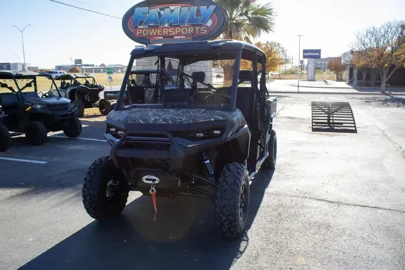 NEW 2026 CAN-AM DEFENDER MAX XT HD11 WITH 1025 INCH TOUCHSCREEN Image 3