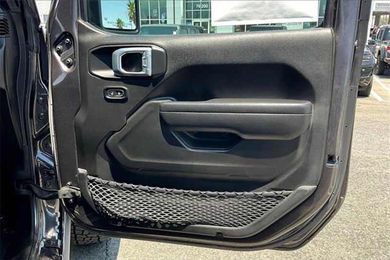 2022 Jeep Gladiator RubiconImage 23