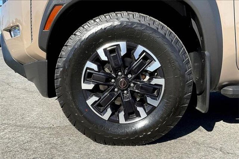 Used 2023 Nissan Frontier PRO-XImage 8