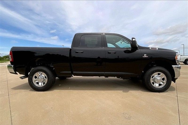 2024 RAM 2500 Tradesman Crew Cab 4x4 6