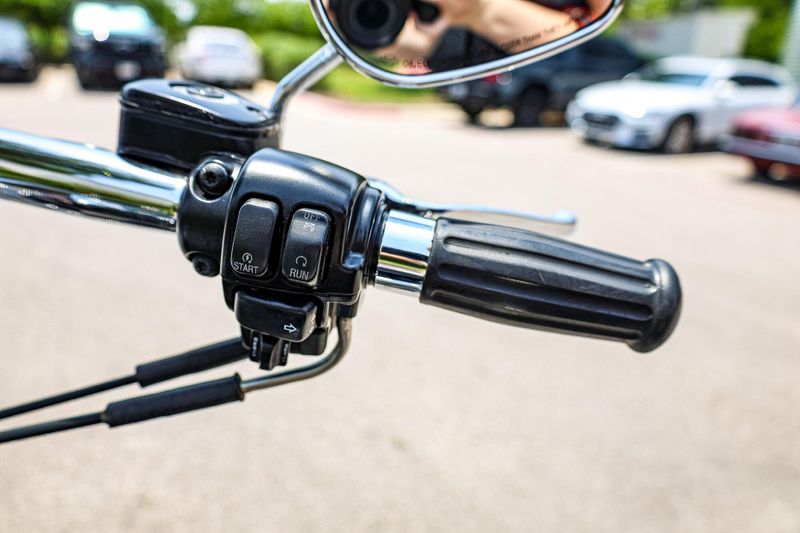 2007 HARLEY ROAD KING CLASSIC  BLACK Image 19