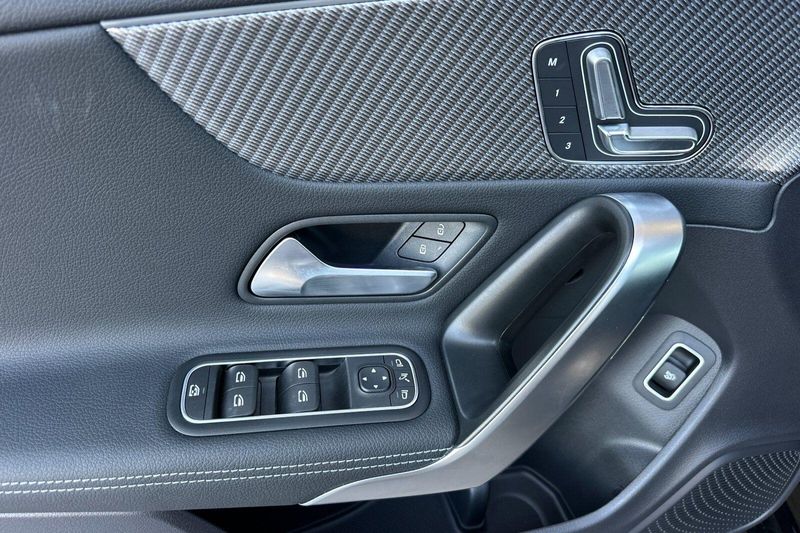 Used 2025 Mercedes-Benz CLA 250Image 11