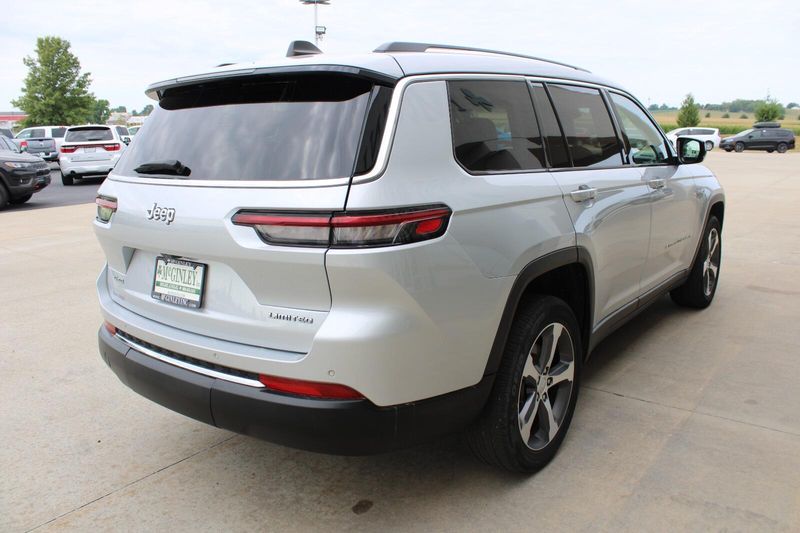 2023 Jeep Grand Cherokee L photo 7