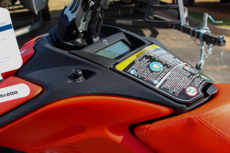 2025 SEADOO SPARK TRIXX FOR 3 DRAGON RED AND WHITE Image 10