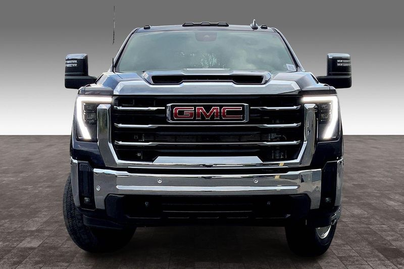 2024 Gmc Sierra HD SLT photo 2