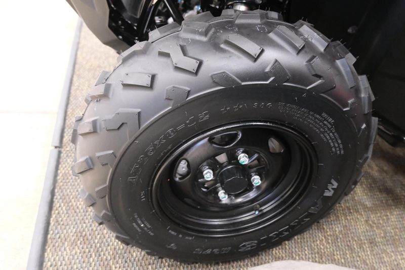 NEW 2026 HONDA FOREMAN 4X4 EPS  in a HERO RED exterior color. Family PowerSports (877) 886-1997 familypowersports.com 