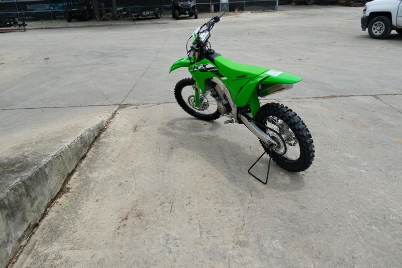 2025 Kawasaki KX450 LIME GREEN Image 5