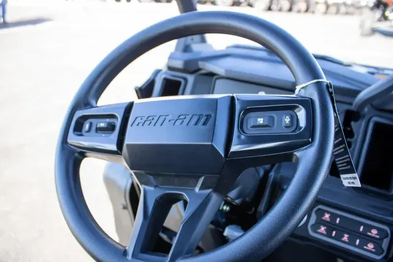 NEW 2026 CAN-AM DEFENDER MAX XT HD11 WITH 1025 INCH TOUCHSCREEN Image 15