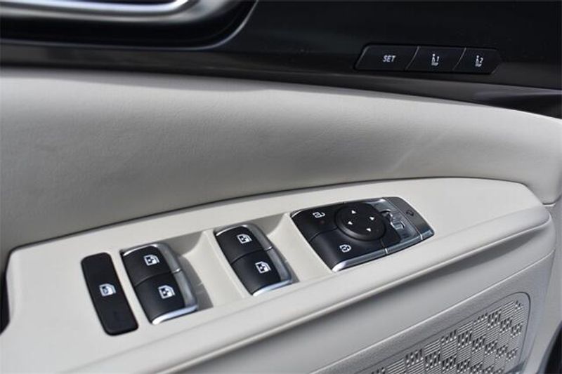 2025 Kia Carnival SX PrestigeImage 21