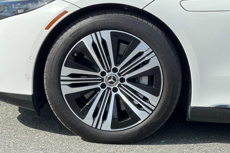 2022 Mercedes-Benz EQS 450Image 33
