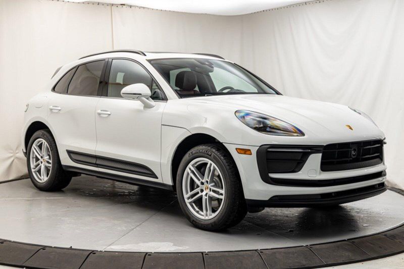 2024 Porsche Macan Image 7