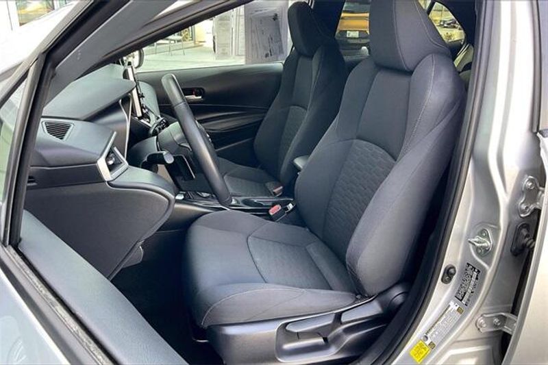 2022 Toyota Corolla Hatchback SEImage 24