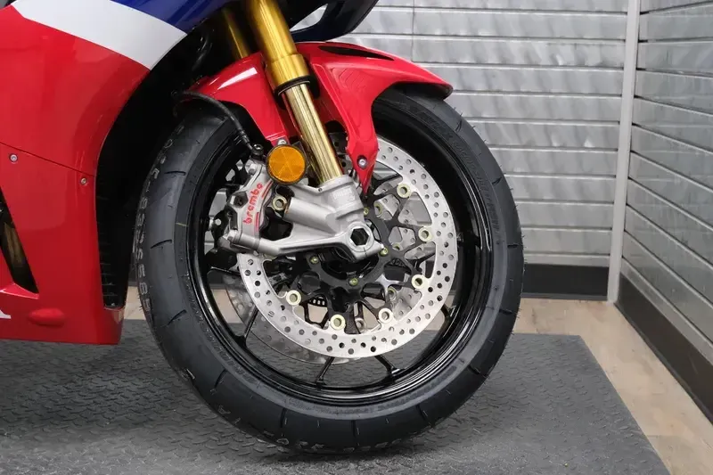 NEW 2026 HONDA CBR1000RRR FIREBLADE SP Image 21