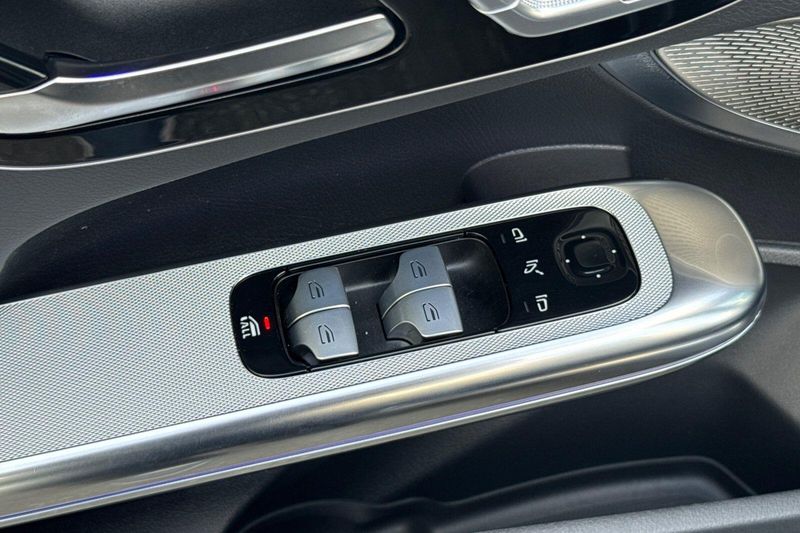 Used 2024 Mercedes-Benz CLE 300Image 13