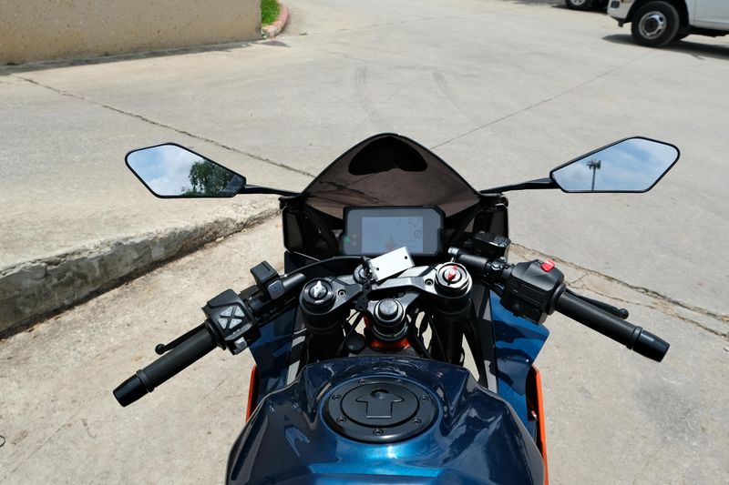 2024 KTM RC 390 BLUE Image 19