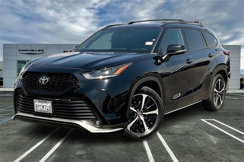 2021 Toyota Highlander XSEImage 1