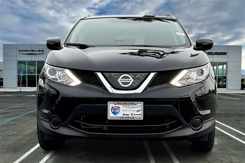 2018 Nissan Rogue Sport SVImage 2