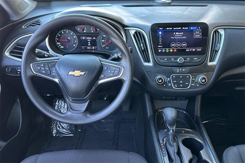 Used 2024 Chevrolet Malibu LTImage 12