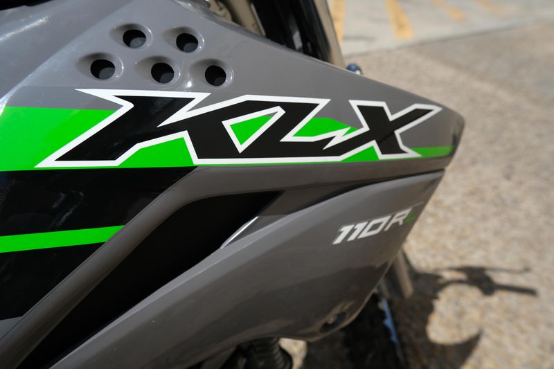 2025 Kawasaki KLX110R BATTLE GRAYImage 2